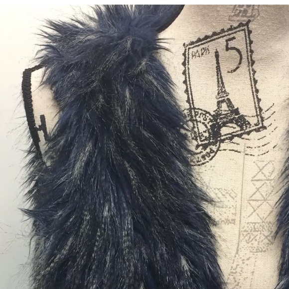 David Bitton Faux Fur Vest Navy/ Gray Small - Picture 4 of 7
